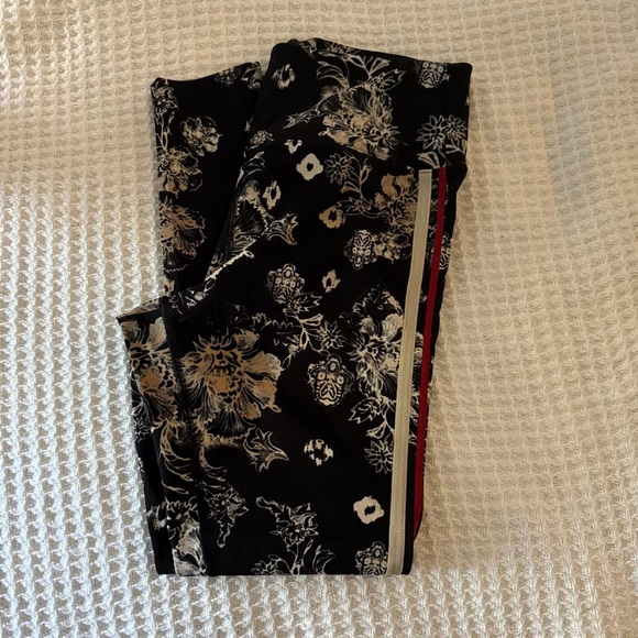 FP Movement Freestyle Floral Striped
Leggings High Rise Ankle Crop Drawstring - Picture 5 of 10